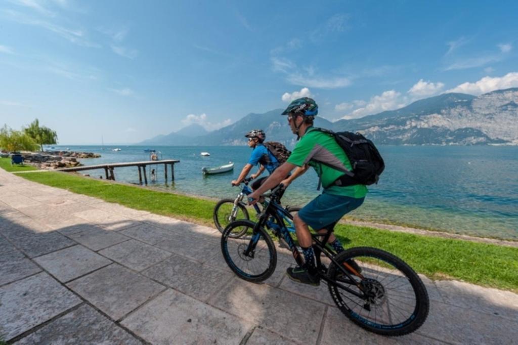 Hotel Eden Brenzone sul Garda Zewnętrze zdjęcie